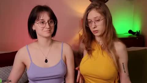 Snapshot of jitoon_exe chatting on February 2025 02:18:01 AM Hey Guys We are Julia ginger Tina brunette online show from February 2025 02:18:01 AM