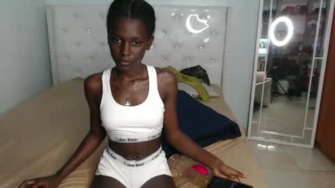 Snapshot of jjojoblackqueen chatting on May 2026 03:18:02 PM JOJO online show from May 2026 03:18:02 PM