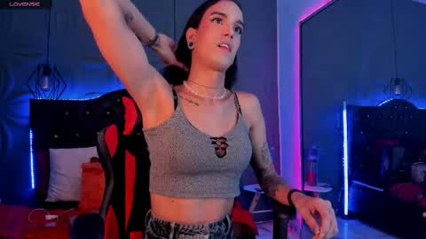 Joa Isaza     online show from February 2025 09:55:01 AM