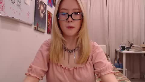 joan_kiss online show from December 2025 01:28:02 PM