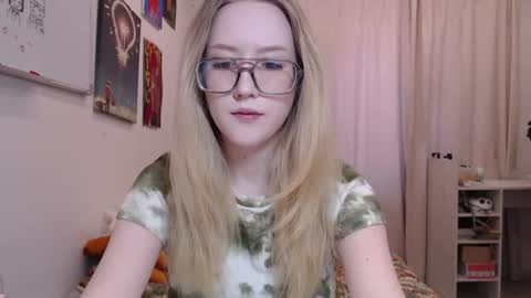 Snapshot of joan_kiss chatting on June 2026 12:44:01 AM joan_kiss online show from June 2026 12:44:01 AM
