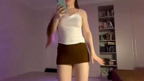 Adel online show from November 2025 08:30:01 PM