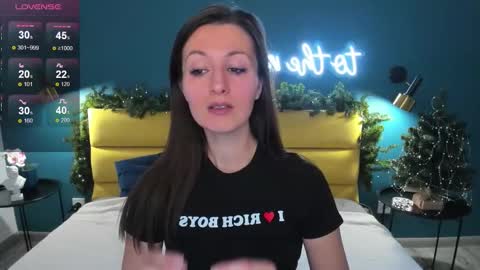 Snapshot of joannelson chatting on December 2025 01:33:02 AM Joan online show from December 2025 01:33:02 AM