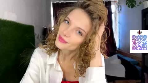 Snapshot of joanniemcgrapth chatting on February 2026 06:28:02 AM MONICA online show from February 2026 06:28:02 AM