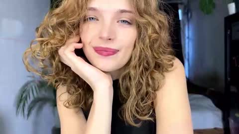 Snapshot of joanniemcgrapth chatting on February 2026 06:45:02 AM MONICA online show from February 2026 06:45:02 AM