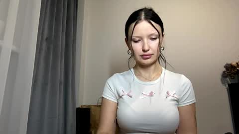 Joan online show from April 2026 06:49:02 PM