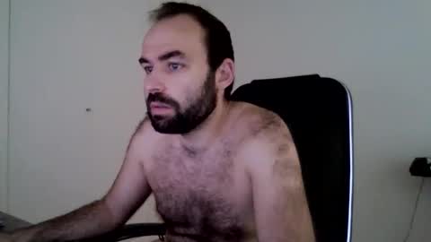 joaodias_18 online show from April 2026 12:21:01 PM