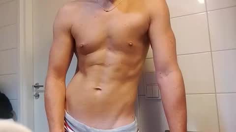 Snapshot of joaquin_h chatting on October 2025 05:39:02 AM Joaquin online show from October 2025 05:39:02 AM