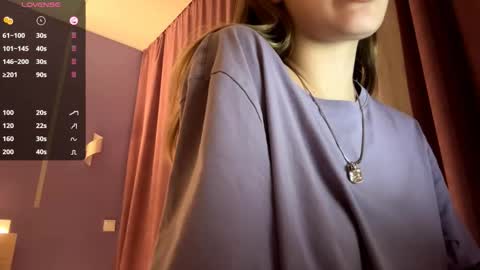 Lina online show from October 2025 11:51:02 AM