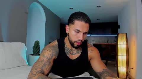 joe_esthetic online show from February 2025 10:33:01 PM