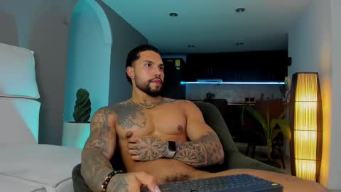 joe_esthetic online show from February 2025 01:41:01 AM