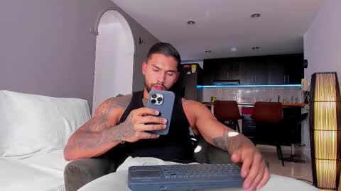 joe_esthetic online show from September 2025 08:30:01 PM