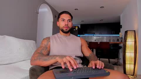 joe_esthetic online show from September 2025 08:03:01 PM