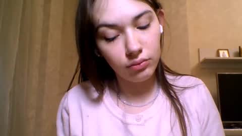 Jennifer online show from March 2026 06:47:02 PM