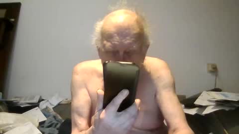 Snapshot of johan1948 chatting on December 2024 04:27:02 PM Johan online show from December 2024 04:27:02 PM