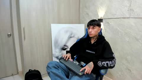 Snapshot of johan_tempt chatting on August 2026 03:50:02 AM johan_tempt online show from August 2026 03:50:02 AM