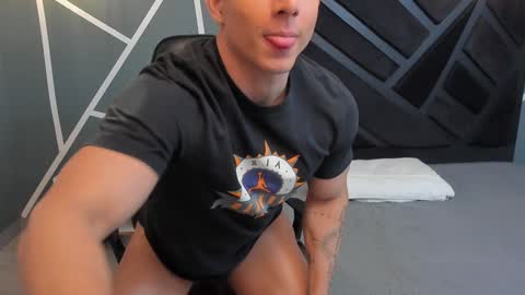 Johan Williams online show from December 2024 02:33:01 PM