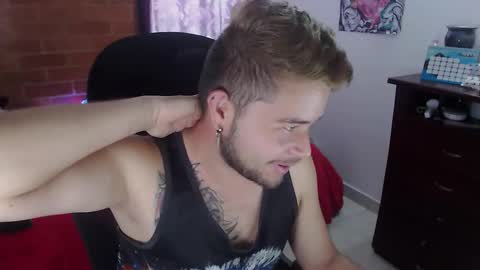 JOHAN independient model online show from October 2025 01:14:01 PM