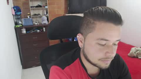 JOHAN independient model online show from February 2026 04:26:01 PM