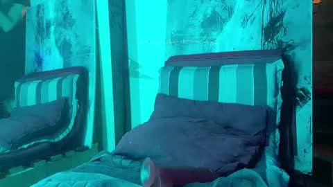 Snapshot of johanna_obey_you chatting on January 2025 02:41:01 AM Johanna Sweet online show from January 2025 02:41:01 AM