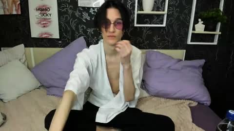 Snapshot of john__strong chatting on May 2026 01:18:02 PM john__strong online show from May 2026 01:18:02 PM