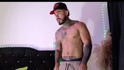 Snapshot of john_and_louis chatting on February 2026 12:04:01 PM John online show from February 2026 12:04:01 PM