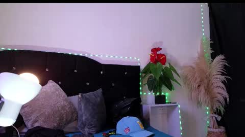 Snapshot of john_and_louis chatting on February 2026 12:00:01 PM John online show from February 2026 12:00:01 PM