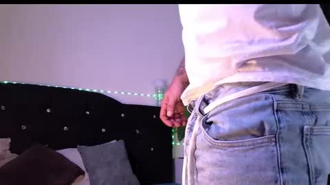 Snapshot of john_and_louis chatting on February 2026 11:59:01 AM John online show from February 2026 11:59:01 AM