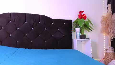 Snapshot of john_and_louis chatting on February 2026 11:59:01 AM John online show from February 2026 11:59:01 AM