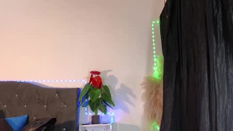 Snapshot of john_and_louis chatting on March 2026 12:01:02 PM John online show from March 2026 12:01:02 PM