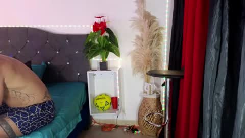 Snapshot of john_and_louis chatting on June 2026 12:10:01 PM John online show from June 2026 12:10:01 PM