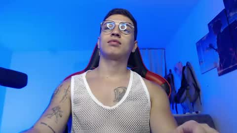 Snapshot of john_s117 chatting on June 2026 02:43:02 PM JOHN online show from June 2026 02:43:02 PM