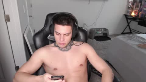 Snapshot of johnafterdark chatting on May 2026 06:47:02 PM JAXX online show from May 2026 06:47:02 PM