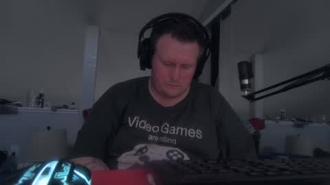 johnfernandez784 online show from June 2026 09:43:02 AM