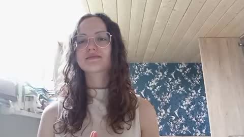johnieperretti online show from June 2026 07:03:02 AM