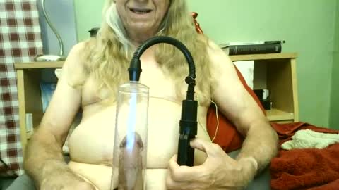 Snapshot of johnnieq1971 chatting on June 2026 01:03:01 AM johnnieq1971 online show from June 2026 01:03:01 AM