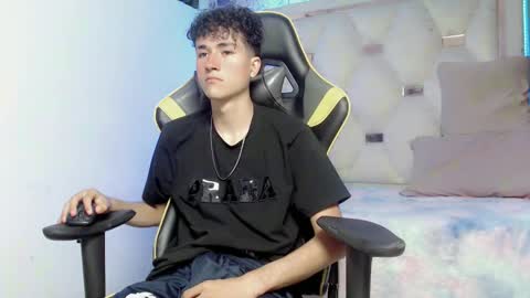 johnny_cagee online show from November 2025 05:08:02 AM