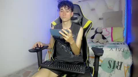 johnny_cagee online show from November 2025 05:40:02 AM