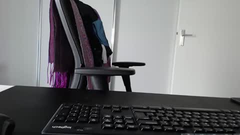 Johnny Walker13 online show from October 2025 10:03:01 AM