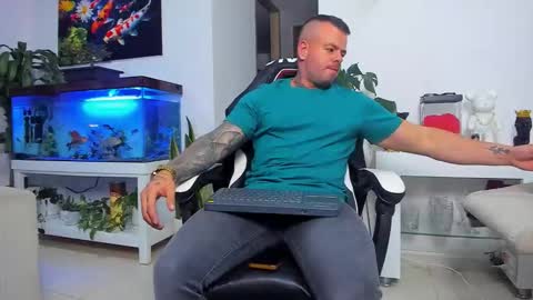 JOHNNY online show from October 2025 02:06:02 AM