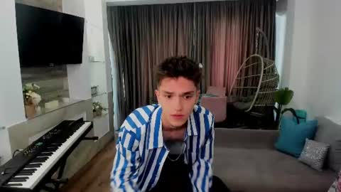 Snapshot of johnnyk8 chatting on June 2026 07:32:01 AM Johnny k. online show from June 2026 07:32:01 AM