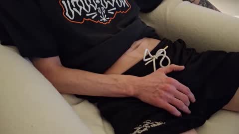 johnny online show from October 2025 02:37:02 AM