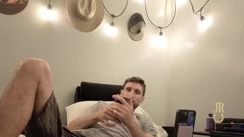 Give John Ryan A Thumbs Up online show from November 2025 05:07:02 AM