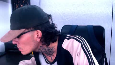 johnsonisaac94  online show from February 2025 05:29:02 AM