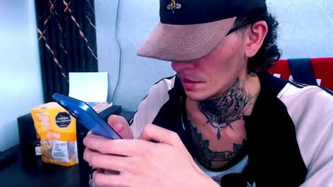 johnsonisaac94  online show from February 2025 07:15:01 AM