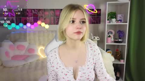 Paula online show from March 2025 11:33:01 PM