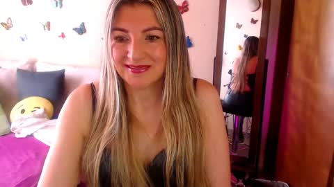 Jolie Mature online show from November 2025 04:51:01 PM