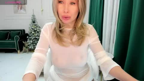 Jolie Ozolla online show from December 2025 04:14:02 PM