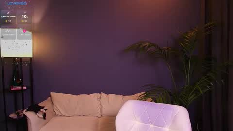 Polly  online show from October 2025 02:24:01 AM