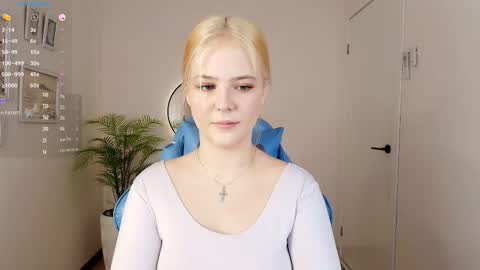 Polly  online show from November 2025 03:32:02 AM